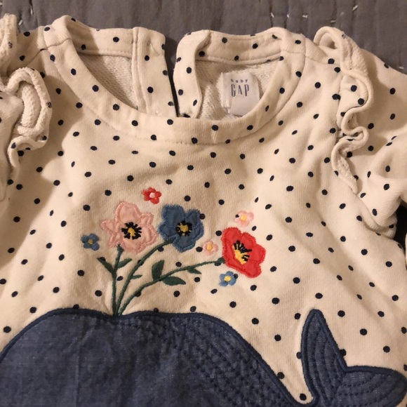 Baby gap sweatshirt and old navy jeans, 12-18 months - Picture 2 of 4
